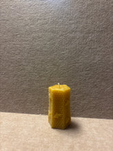 Load image into Gallery viewer, 100% Local Beeswax Candles | Made by Quartz and Company