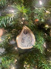Load image into Gallery viewer, Custom Oyster Shell Ornament Pre-Order