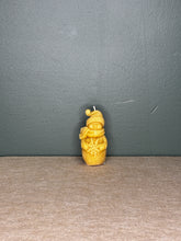 Load image into Gallery viewer, 100% Local Beeswax Candles | Made by Quartz and Company
