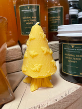 Load image into Gallery viewer, 100% Local Beeswax Candles | Made by Quartz and Company
