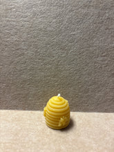 Load image into Gallery viewer, 100% Local Beeswax Candles | Made by Quartz and Company
