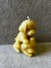 Load image into Gallery viewer, 100% Local Beeswax Candles | Made by Quartz and Company
